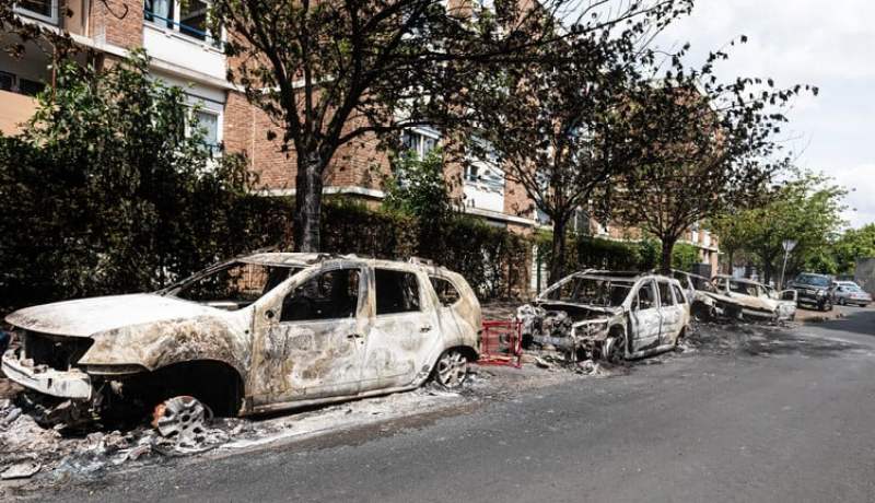 فرنسا.. تراجع حدة الاحتجاجات عقب تشييع “نائل” واعتقال 719 شخصا