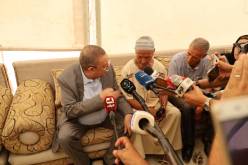 وزيرا الداخلية و التضامن يعزيان عائلات ضحايا الحرائق بالطارف