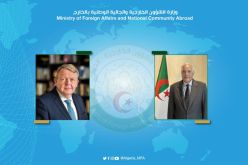 وزير خارجية الدنمارك يتحادث مع عطاف ويعتذر عن حرق المصحف الشريف