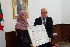 بلمهدي يكرم جزائريتين فازتا بمسابقات عالمية لحفظ القرآن
