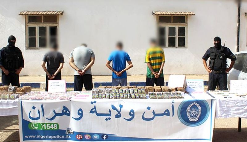 أمن وهران يوقف 4 أشخاص ويحجز أزيد من 17 ألف قرص مهلوس