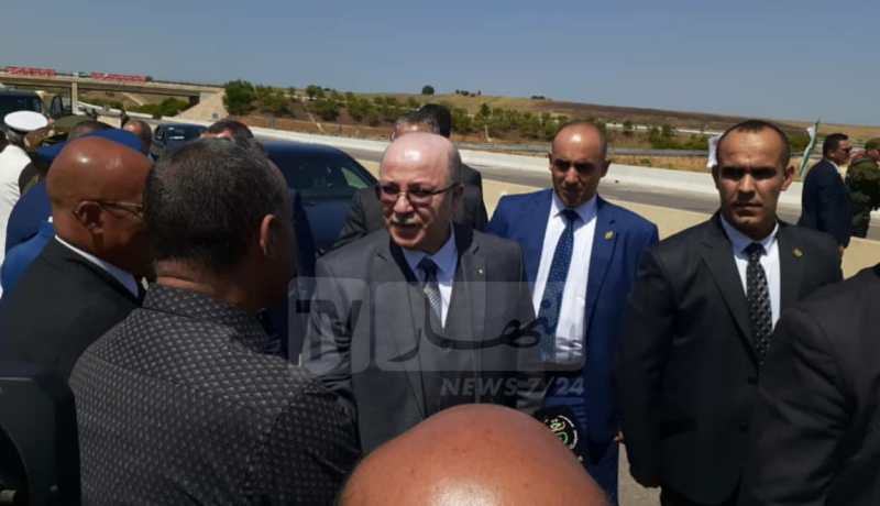 الوزير الأول: شبكة الطرق بالجزائر تتعدى 141 ألف كلم بفرق شاسع عن دول الجوار