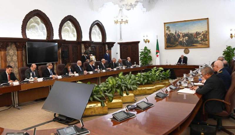 رئيس الجمهورية يترأس مراسم تنصيب المجلس الأعلى لضبط الواردات