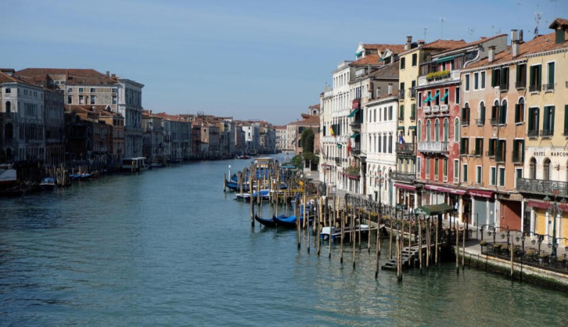 الرئيس الإيطالي يدعو أوروبا لدعم الهجرة الشرعية