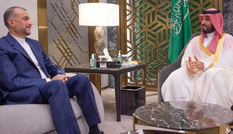 ولي عهد السعودية يستقبل وزير الخارجية الإيراني