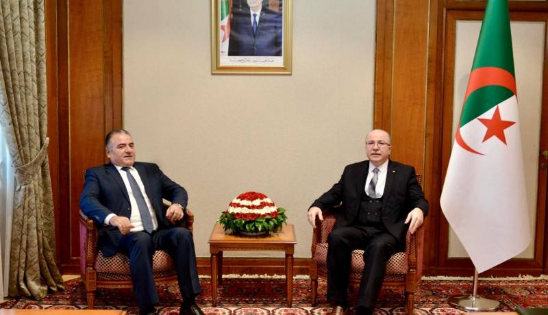 الوزير الأول وسفير لبنان يناقشان تنشيط آليات التعاون الثنائي