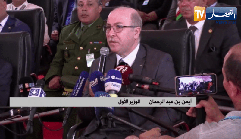 الوزير الأول يشدد على ضرورة توفير استراتيجية صيانة آنية ومفعلة للطريق السيار شرق غرب