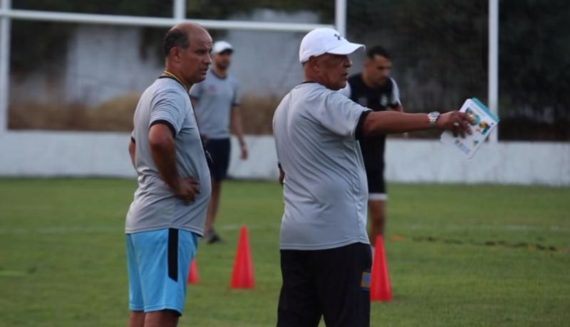 الوفاق يضمن 3 وديات بتونس وعمراني يبحث عن منافس رابع