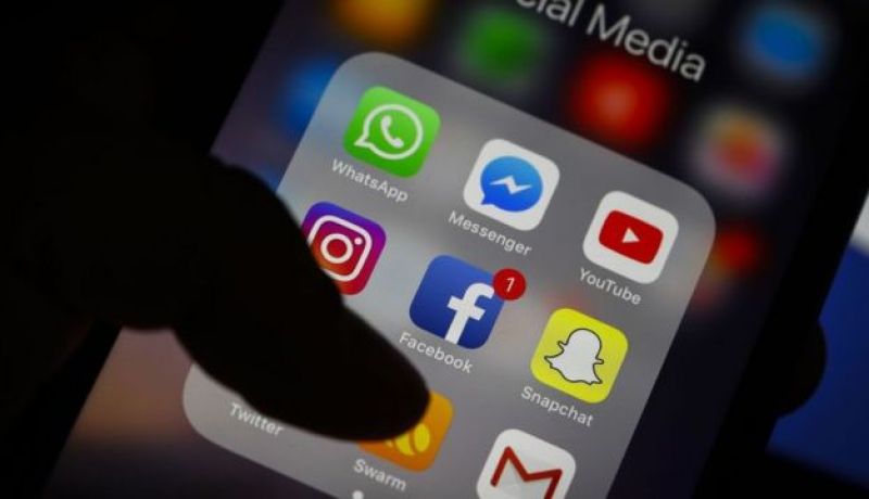 تحذيرات من نشر صور الأطفال على مواقع التواصل الاجتماعي