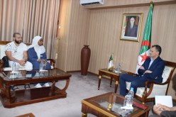 حماد يستقبل بطلة المبارزة سوسن بوضياف