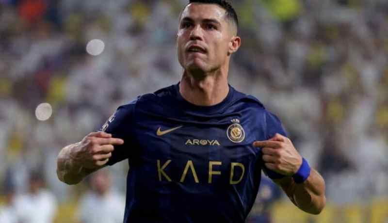 رونالدو يتوج بجائزة لاعب الشهر في الدوري السعودي