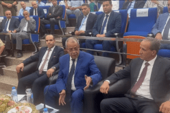 عون يدعو المستثمرين الخواص لمضاعفة إنتاج المواد الصيدلانية