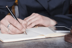 كان يؤدي مهامه.. الحبس لأفراد عائلة اعتدوا على محضر قضائي بالحميز