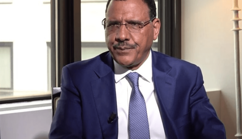 المجلس العسكري في النيجر يعتزم محاكمة بازوم بتهمة الخيانة العظمى