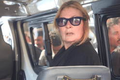 يسرا تُفجع برحيل فرد من عائلتها