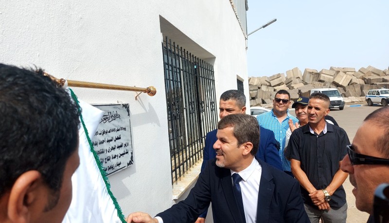 جيجل.. وزير الصيد البحري يدشن وحدة لانتاج الجليد بميناء زيامة المنصورية