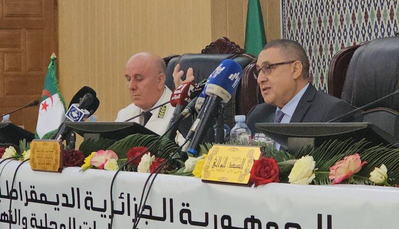 مراد يشرف على تنصيب يوسف بشلاوي واليا لتلمسان