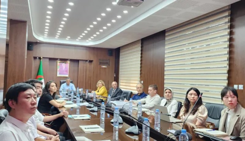 بلعريبي يترأس إجتماعاً تقنيا ضم المؤسسة المكلفة بإنجاز المدينة الإعلامية