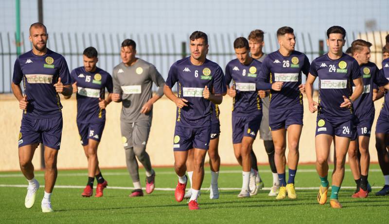 بالصور.. بوزيدي يقود الحصة الأخيرة لشبيبة القبائل قبل مواجهة خنشلة