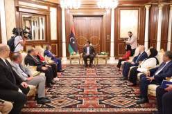 وفد وزاري يحل بليبيا ويُستقبل من قبل رئيس المجلس الرئاسي