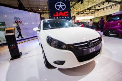 عون: منح إعتمادات لـOPEL وJAC لتصنيع سيارات بالجزائر