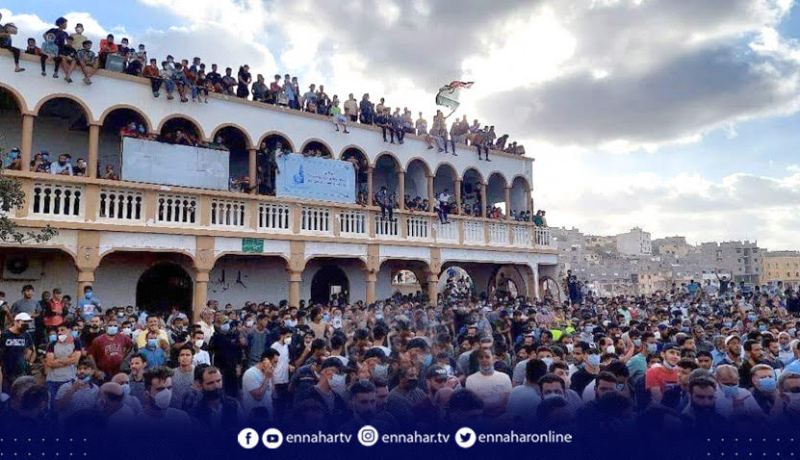 متظاهرون غاضبون يحرقون منزل عمدة بلدية درنة في ليبيا