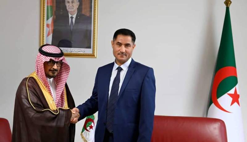 وزير الاتصال يستقبل سفير المملكة العربية السعودية