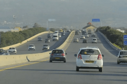 البويرة.. حريق يتسبب في غلق الطريق السريع شرق-غرب ببلدية عين الترك