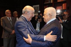 محمود عباس يشيد بموقف الجزائر “التاريخي الداعم” للقضية الفلسطينية