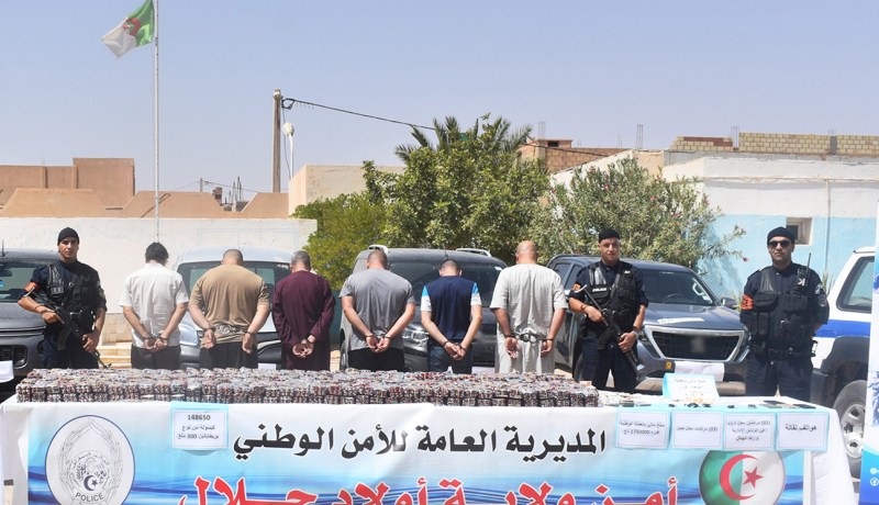 اولاد جلال.. حجز أكثر من 148 ألف “صاروخ” وتوقيف 6 أشخاص