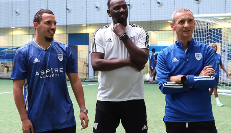 بالصور.. بن ناصر يزور أكاديمية “أسباير” القطرية