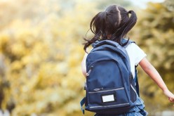 كيف أجنب ابنتي صدمة الدخول الاجتماعي لدى والدها؟