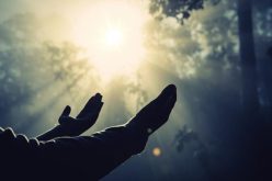 لا تنسوا الدعاء فهو عبادة يحبها الله