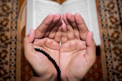 لا تنسوا الدعاء فهو عبادة يحبها الله