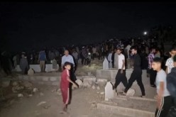 فيديو مرعب.. أصوات تعلو داخل قبر لاجئ سوري دُفن قبل 40 يوما بالعراق