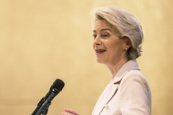 سياسي فرنسي يتهم فون دير لاين بالعنصرية