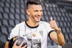 ظهور فرحات مع أونجي يتأجل