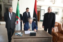 باسم رئيس الجمهورية.. قوجيل يوقع على سجل التعازي بمقر سفارة ليبيا