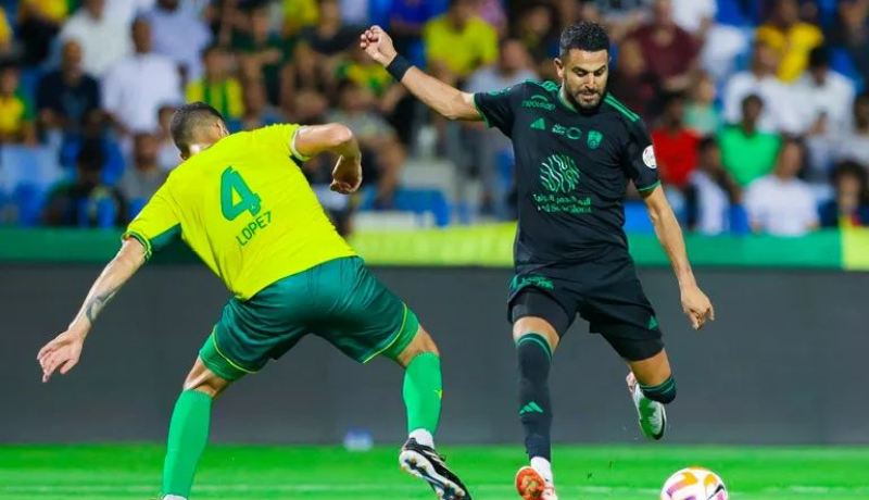 محرز ينفرد برقم مميز في الدوري السعودي