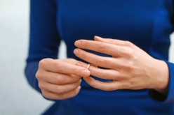 بسبب لقب المطلقة بتّ منبوذة من طرف أبي.