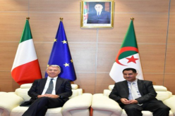 وزير الاتصال يجري محادثات مع رئيس مجلس الدولة الإيطالي
