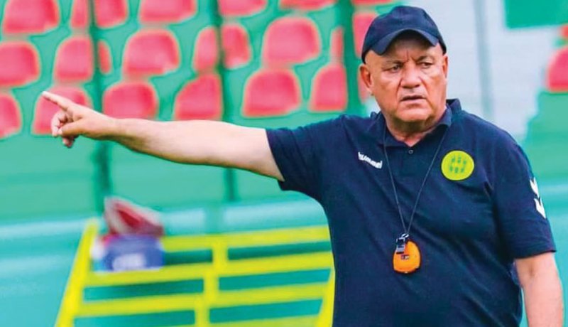 بالصور.. بوزيدي يقود تدريبات “الكناري” ويفند الإشاعات