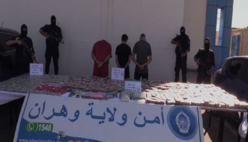 شرطة وهران تضبط 2,4 كلغ من الكوكايين وأزيد من 130 ألف قرص مهلوس وتفكك شبكة دولية للهجرة السرية