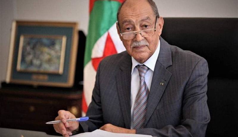 رئيس المحكمة الدستورية يعزي عائلة المجاهد العقيد يوسف الخطيب