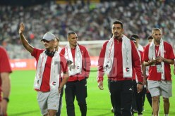 بالصور.. لاعبو الخضر يدخلون أرضية ميدان حملاوي بوشاح فلسطين