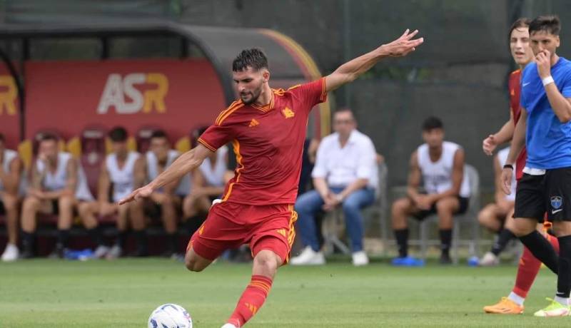 عوار ضمن التشكيلة الأساسية لروما أمام سيرفيت