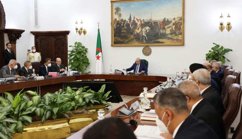 الرئيس تبون يوجه بضرورة السهر الصارم على تنفيذ خطة الدولة في تنظيم الاستيراد