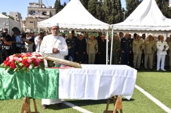 بالصور..المجاهد العميد المتقاعد حسين بن حديد يوارى الثرى بمقبرة بن عكنون في العاصمة