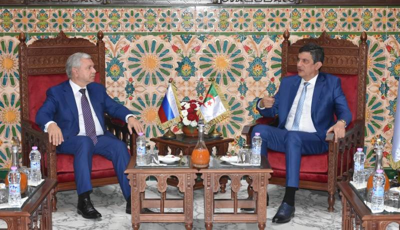 بالصور: وفد روسي هام في ضيافة والي العاصمة
