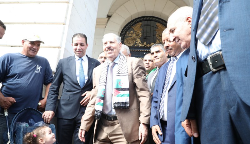 المجاهد صالح قوجيل يشارك في المسيرة التضامنية مع غزة